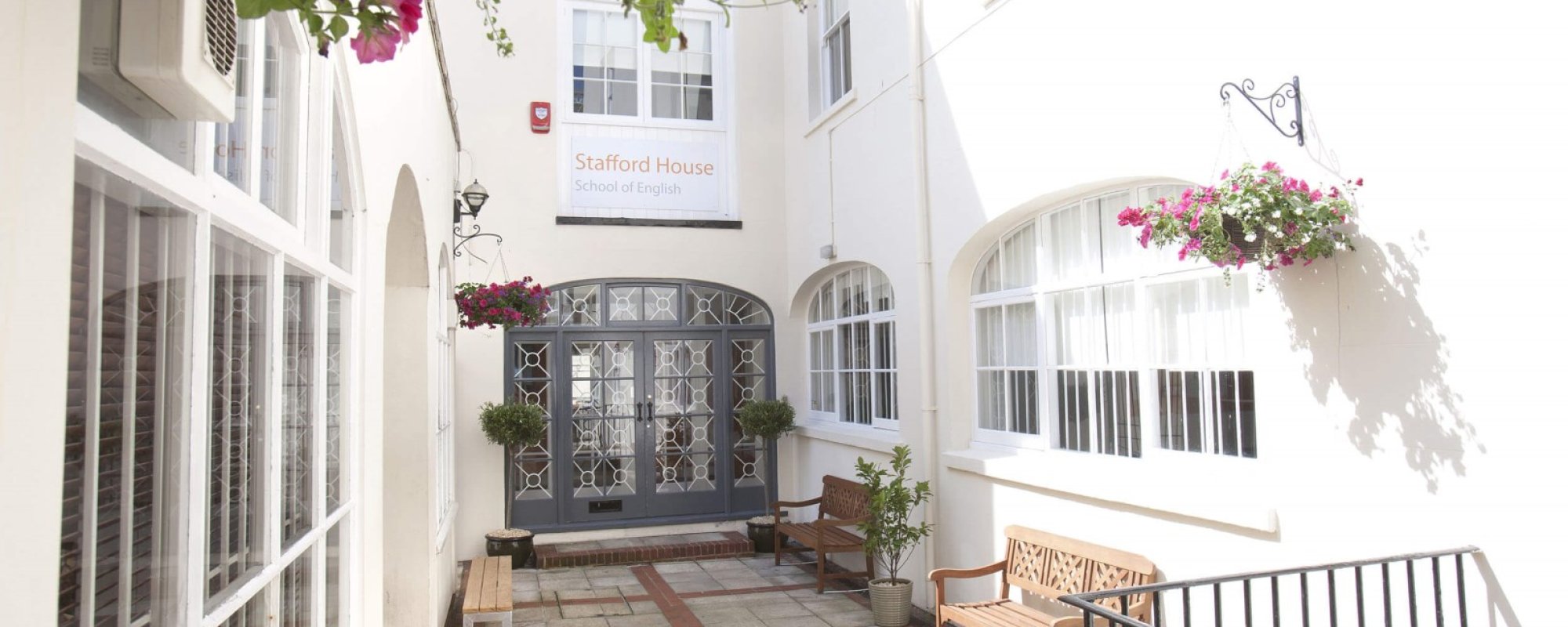 Stafford House Brighton Dil Okulu